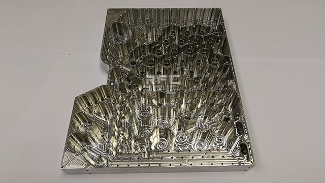 精密零件加工對使用機(jī)器設(shè)備有哪些要求?